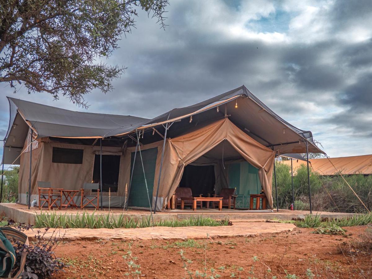 Отель Tulia Amboseli Safari Camp Экстерьер фото
