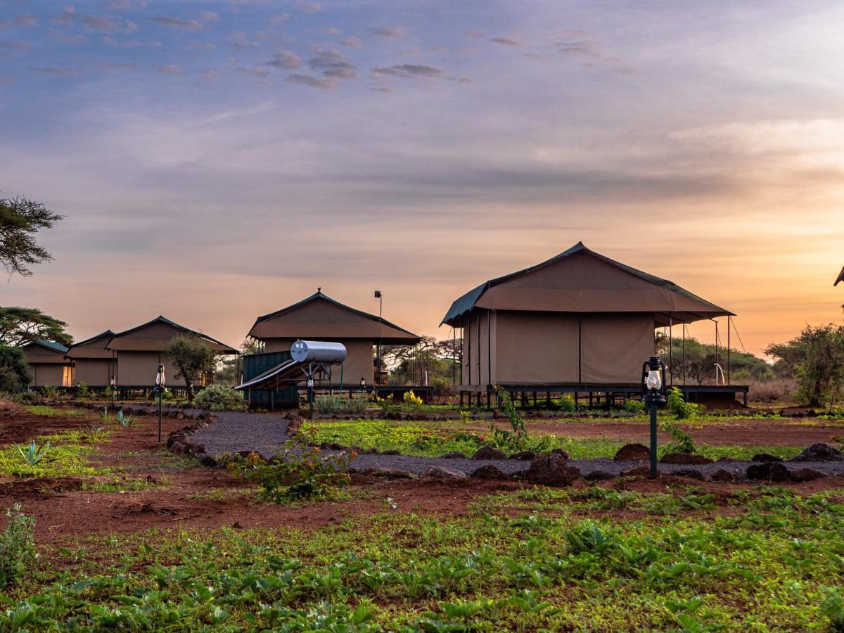 Отель Tulia Amboseli Safari Camp Экстерьер фото
