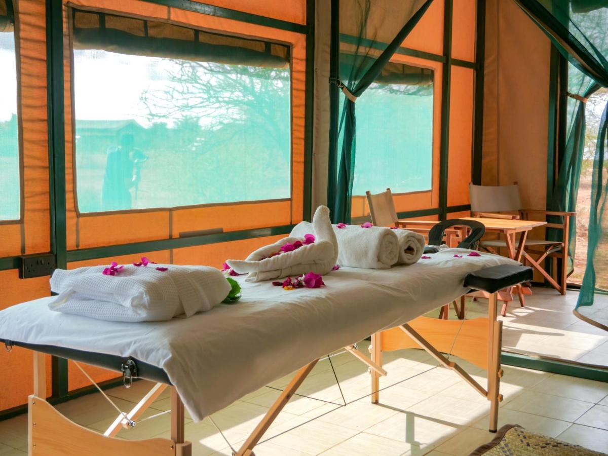 Отель Tulia Amboseli Safari Camp Экстерьер фото