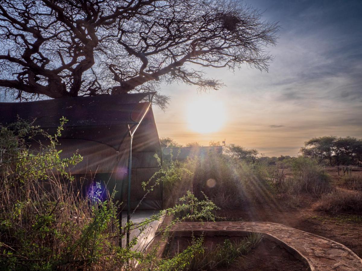Отель Tulia Amboseli Safari Camp Экстерьер фото