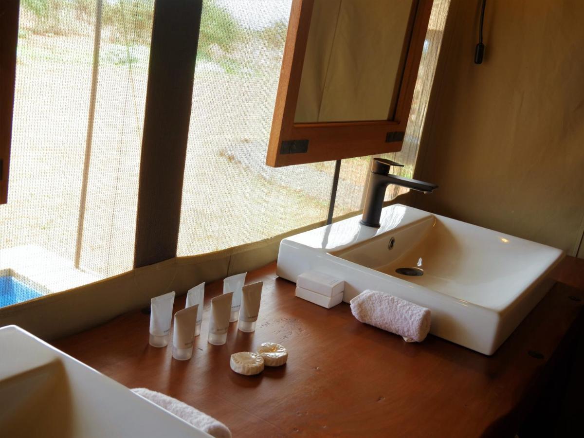 Отель Tulia Amboseli Safari Camp Экстерьер фото