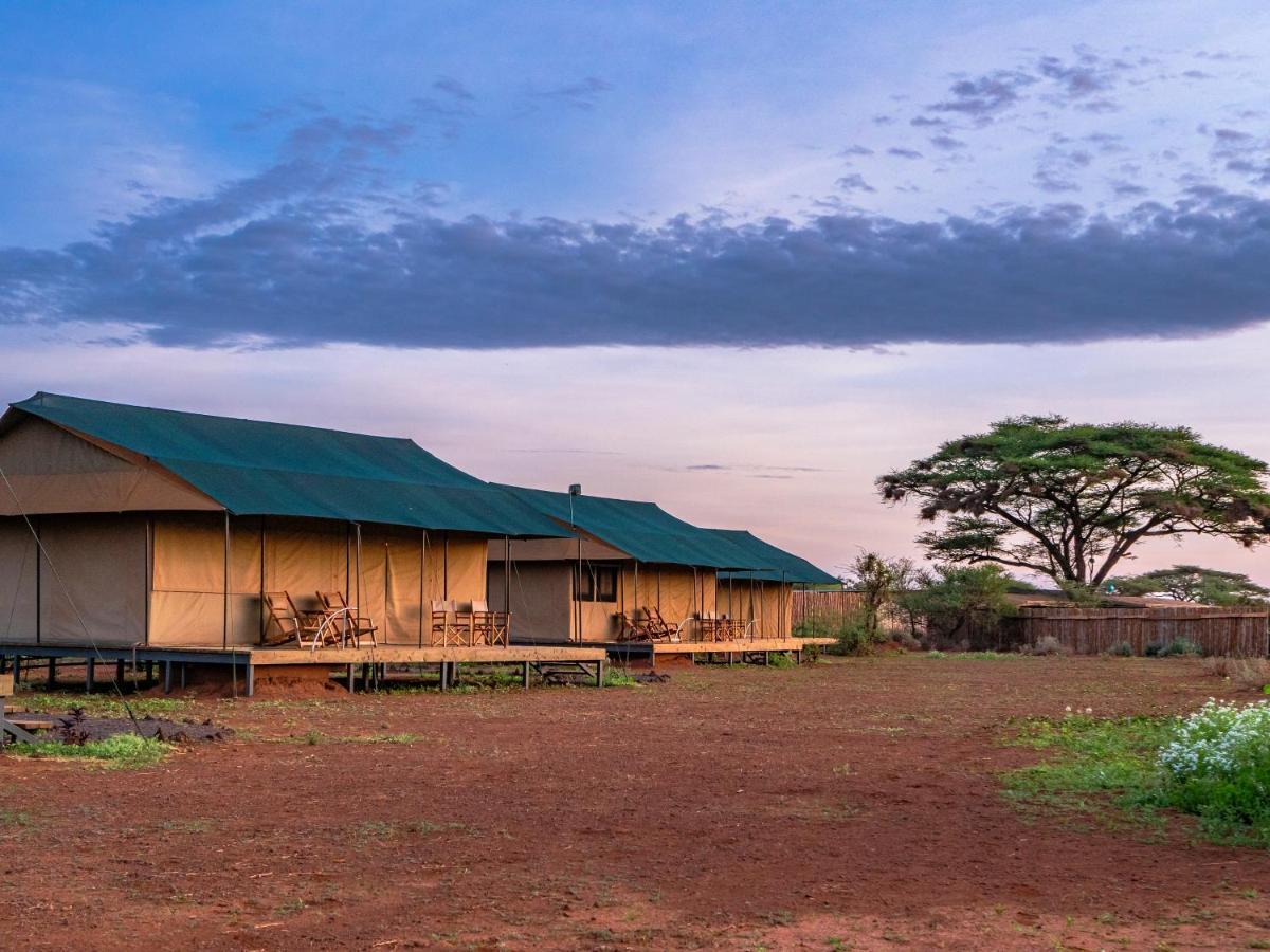 Отель Tulia Amboseli Safari Camp Экстерьер фото