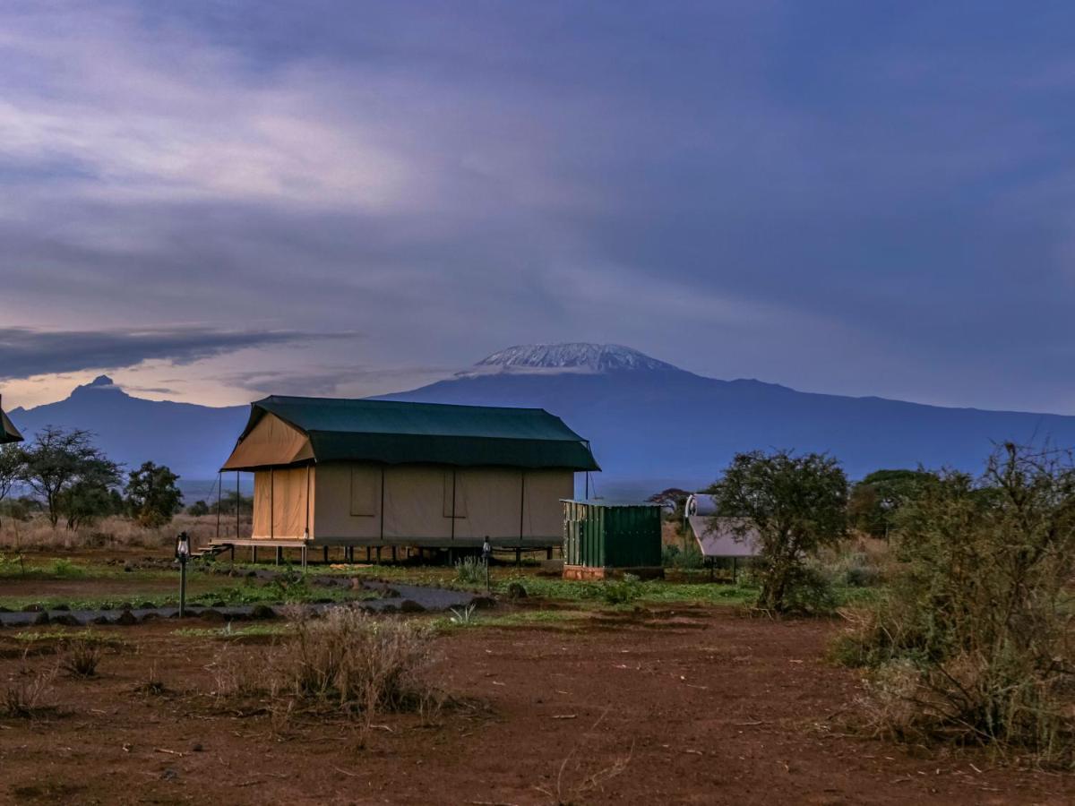 Отель Tulia Amboseli Safari Camp Экстерьер фото