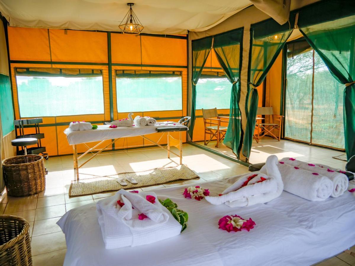 Отель Tulia Amboseli Safari Camp Экстерьер фото